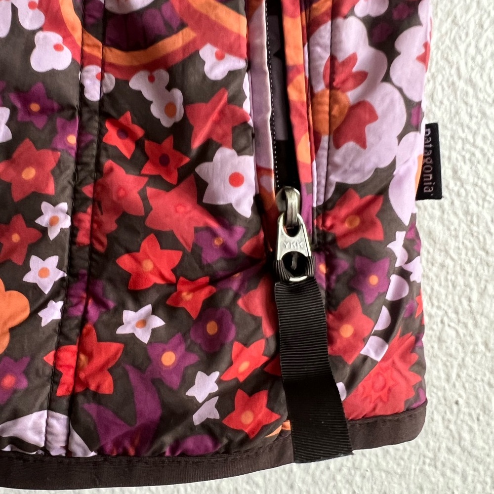 Patagonia Floral Puffer Vest Size Small - Picture 4 of 8